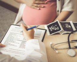 kham-thai-dinh-ky-me-khoe-con-binh-an